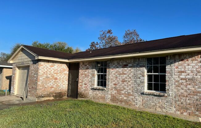 3bd 1.5 bath 1 car garage home near Hiram Clarke and 2234