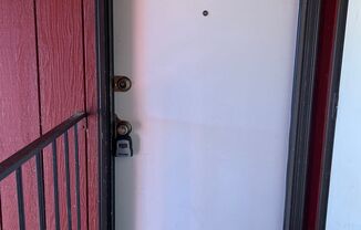 2 beds, 1 bath, $1,200, Unit 05B