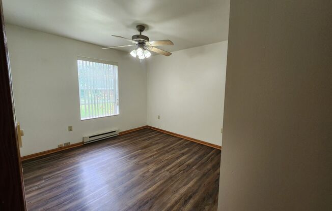 2 beds, 1 bath, $1,500