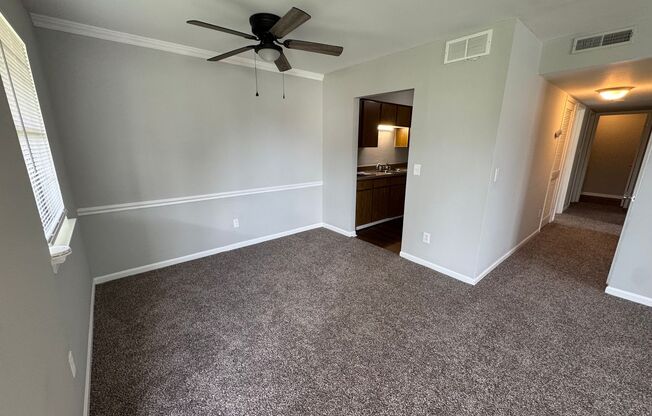 2 beds, 1 bath, 864 sqft, $750, Unit F46