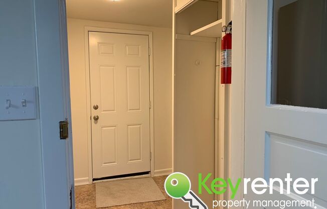 3 beds, 1 bath, $2,600