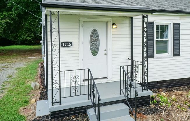 Renovated home with detached building/guest house
