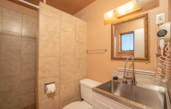 1 bed, 1 bath, 220 sqft, $800, Unit #25
