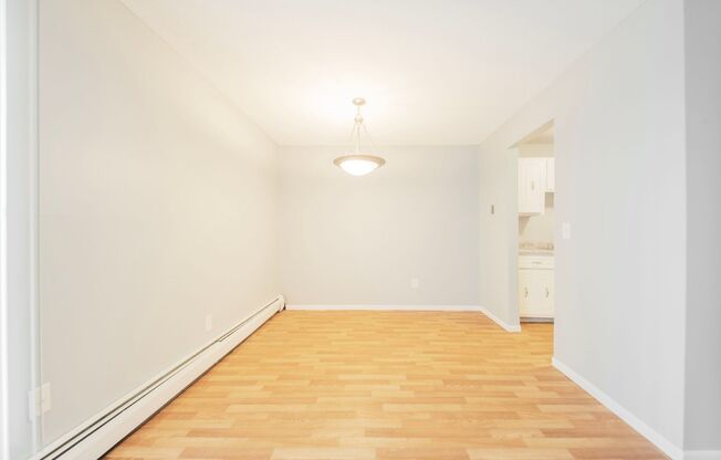 1 bed, 1 bath, 700 sqft, $1,160, Unit 143