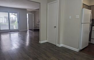 2 beds, 1.5 baths, 850 sqft, $2,325, Unit 102