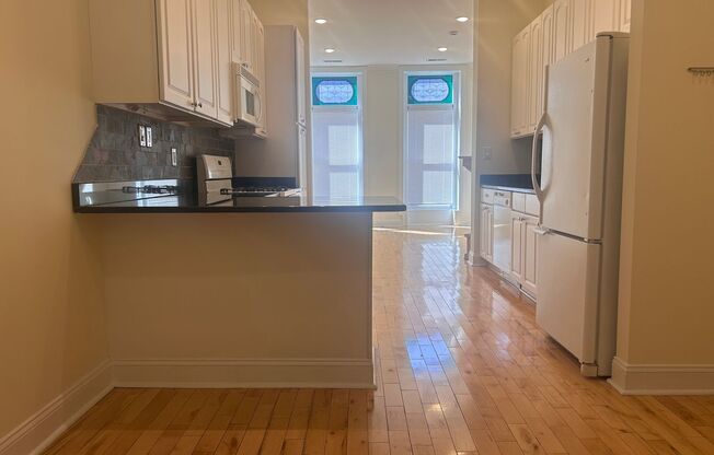 2 beds, 2 baths, $1,800, Unit Unit 1