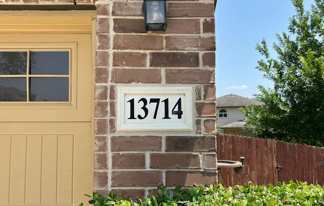 Welcome to this Big & Beautiful! 5 bed/3.5 bath 2 story home, with upgrades and and easy access to I35 and 1604, close to all the major retailers, and on a quiet cul-de-sac street.