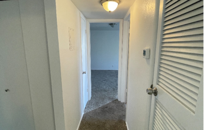 2 beds, 1 bath, 900 sqft, $1,095, Unit Unit 6