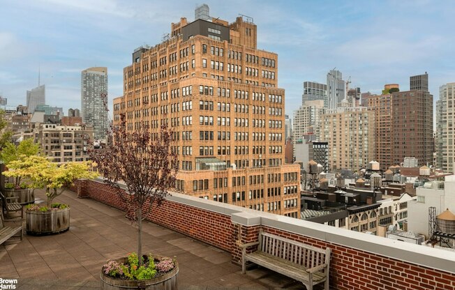 1 bed, 1 bath, 1,000 sqft, $6,500, Unit 8L