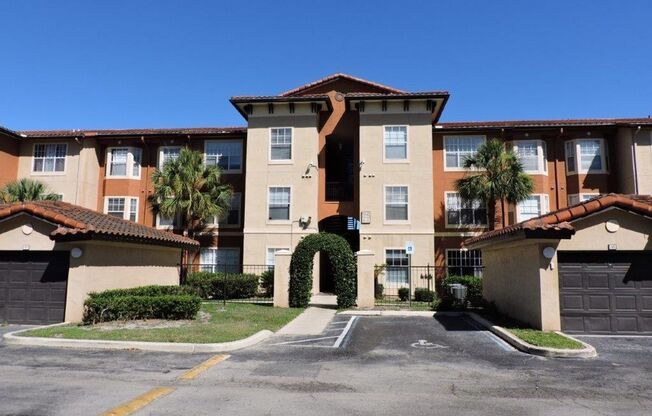 2 db/2 ba Condo at The Palms Club - Community Pool & Fitness Center!