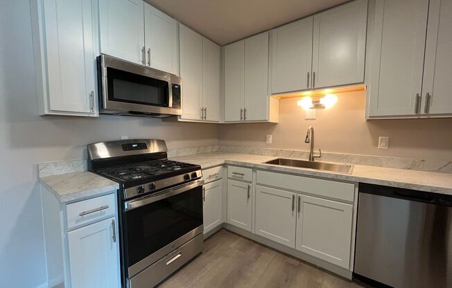 3 beds, 2 baths, $1,695, Unit 124