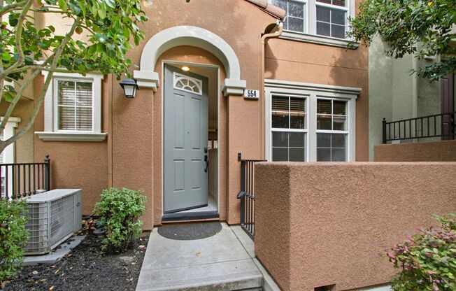 Beautiful Communication Hill Townhome