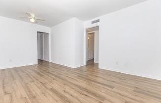 2 beds, 1.5 baths, 820 sqft, $999
