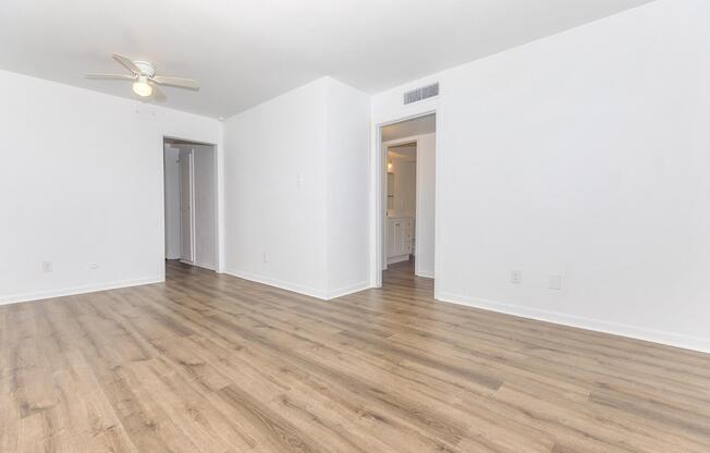 2 beds, 1.5 baths, 820 sqft, $999