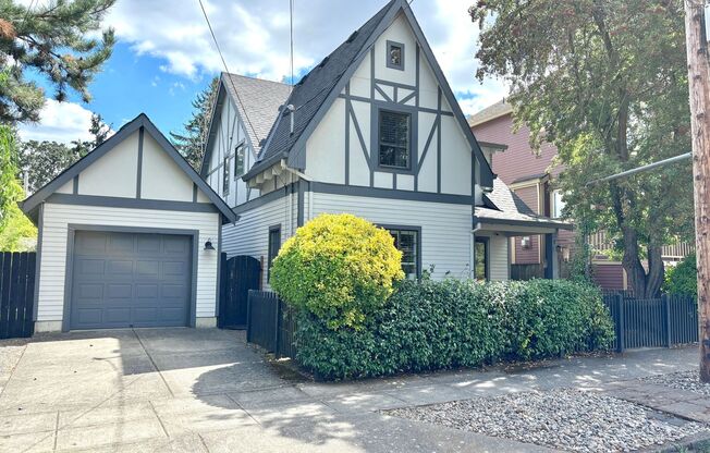 Charming Portsmouth Neighborhood 2 Story Home with Fully Fenced Yard