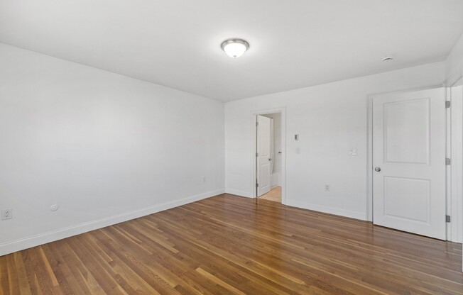 2 beds, 2 baths, 847 sqft, $2,650, Unit 5