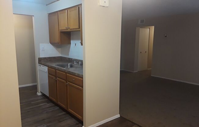 2 beds, 1 bath, 855 sqft, $1,035, Unit D202