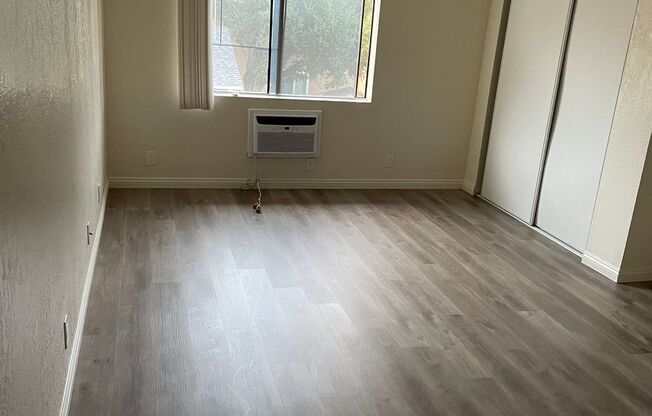 Studio, 1 bath, 414 sqft, $1,595, Unit 303