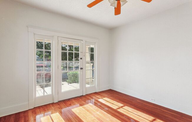1203 - 1205 Numa St