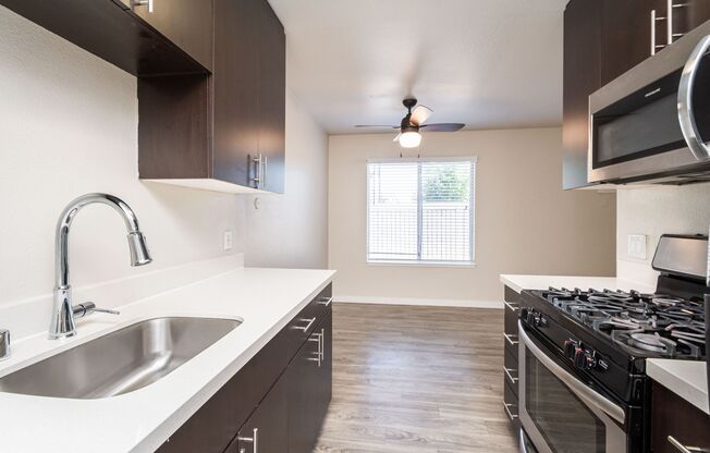 Riverbend Apartments | Moments from Downtown Sacramento, Sutter Health Park, Davis and Old Sacramento!