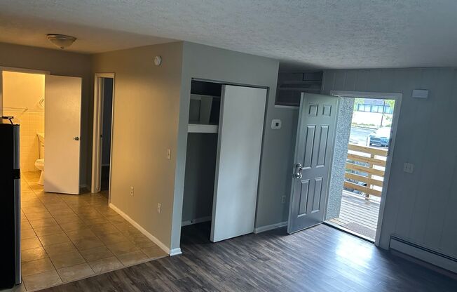 1 bed, 1 bath, 700 sqft, $890, Unit 1A