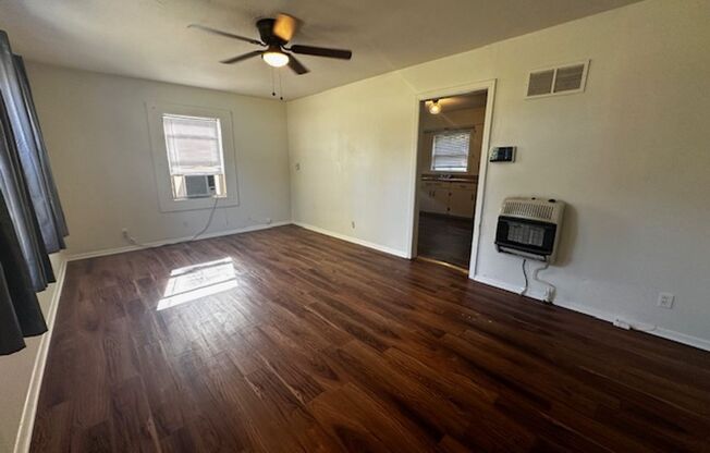 2 beds, 1 bath, $1,000