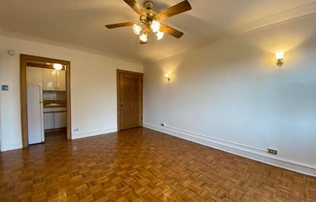 1 bed, 1 bath, 600 sqft, $1,885, Unit 273-0602