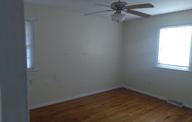 3 beds, 1 bath, $1,580