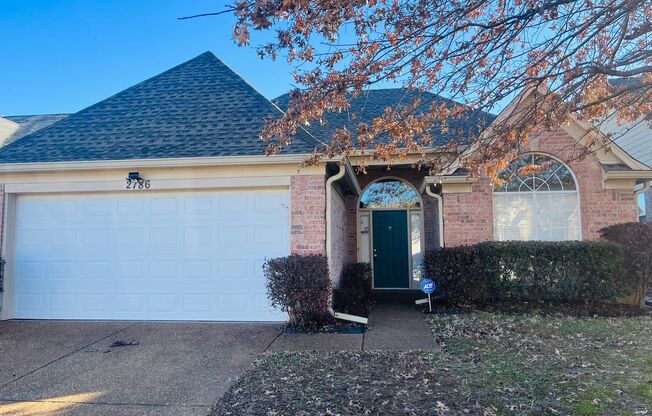 Arlington 3 bd 2 bath with all hardwood and neutral colors.  Pets are welcome, fees apply.