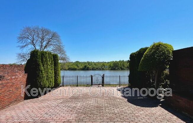 3166 WATERFRONT DR