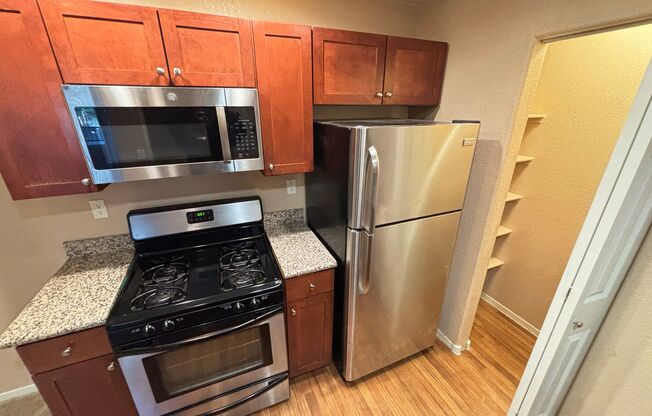 2 beds, 2 baths, $1,325, Unit # 1528