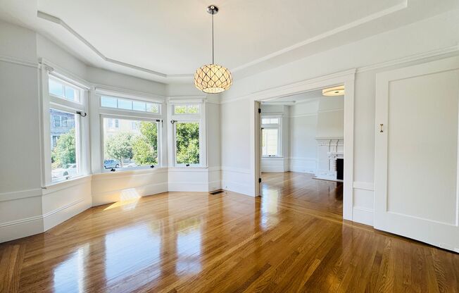 Bernal/Mission/Noe: Updated Flat w/ Shared Yard & in-unit W/D