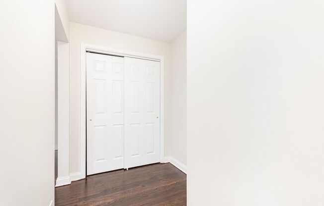 2 beds, 1 bath, $1,795, Unit Apt #3B
