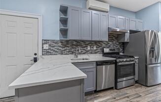 220 E 116 ST