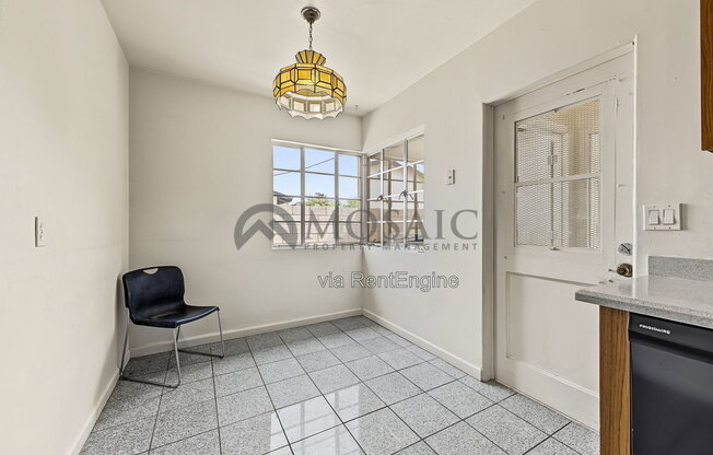 3 beds, 2 baths, 1,553 sqft, $2,300