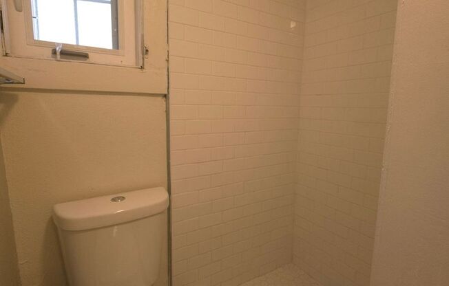 3 bed Carriage House at 19th and Aurora!