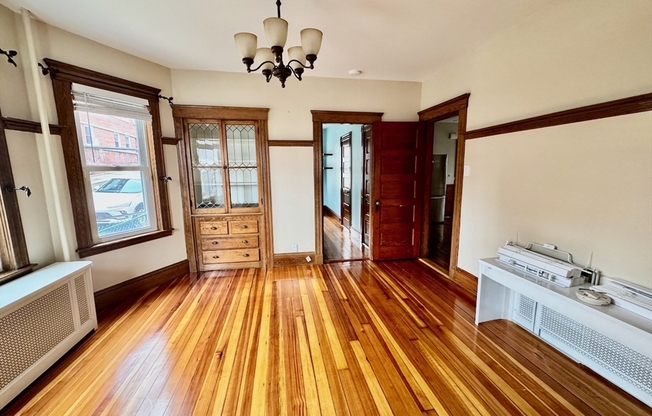 25 ROWELL ST