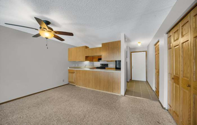 925 30 AVE S