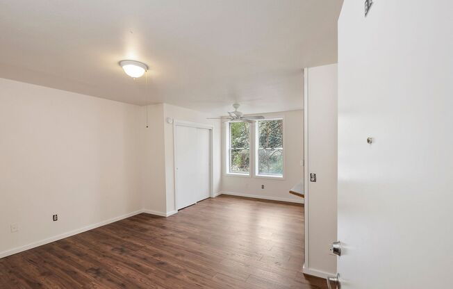 Studio, 1 bath, 400 sqft, $1,225, Unit B16