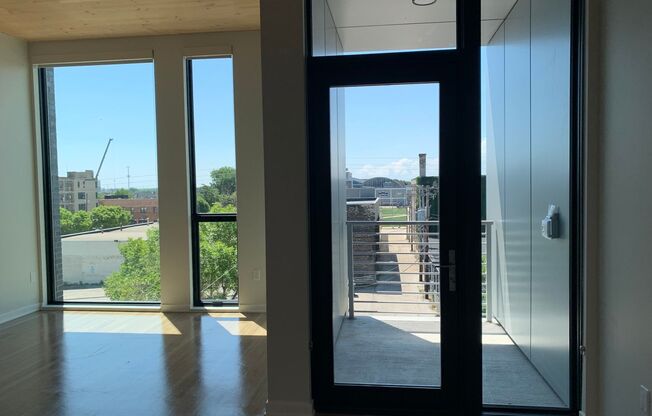 2 beds, 1 bath, 991 sqft, $2,350, Unit 415