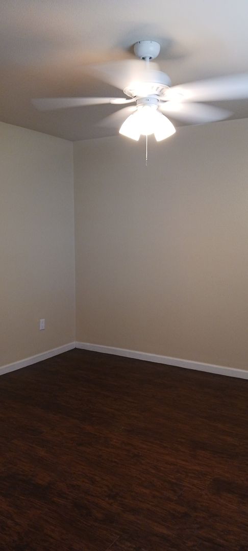 2 beds, 1.5 baths, 1,047 sqft, $1,395, Unit Unit 19