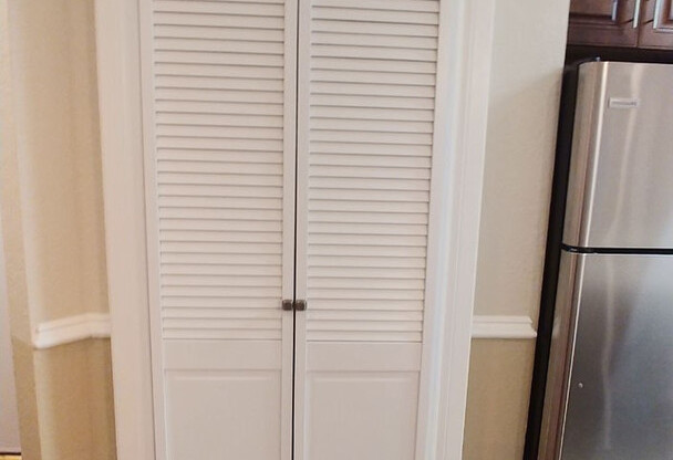 2 beds, 2 baths, 910 sqft, $2,895, Unit 406