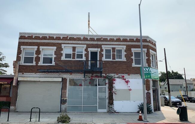 Studio, 1 bath, 2,000 sqft, $2,250, Unit 2424 W Washington