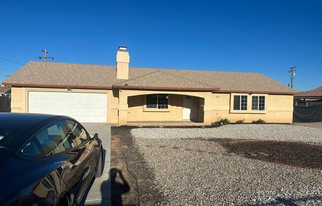 Charming 4 Bedroom Single Family Home for Rent in Apple Valley