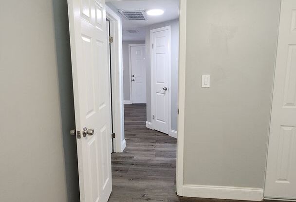 2 beds, 1 bath, 900 sqft, $1,495, Unit 8009