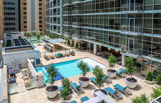 Rooftop courtyard - Main 3 Downtown