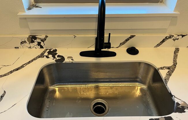 Studio, 1 bath, 600 sqft, $1,199, Unit 1522-04