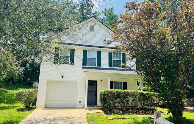 Beautiful 3 bedroom, 2.5 bath home in South Fulton's desirable community of Kensington Heights!