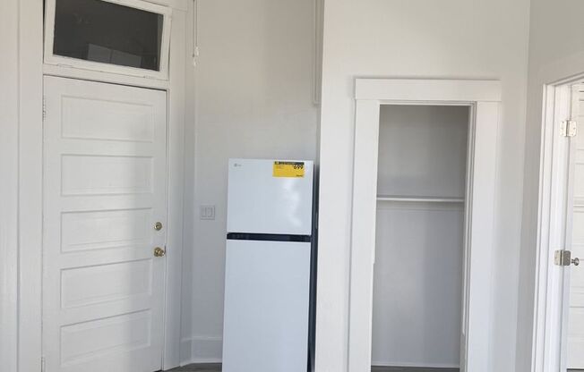 1 bed, 1 bath, 385 sqft, $1,295, Unit 222