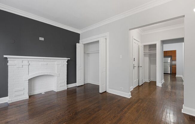 2 beds, 1 bath, 700 sqft, $2,450, Unit 1100-1st Floor